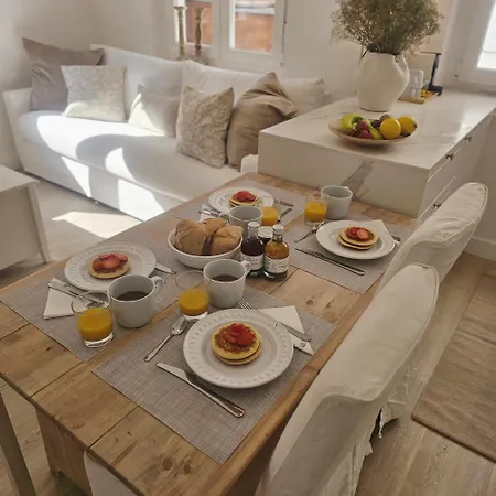 I Apartment *